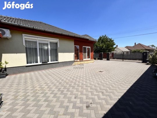 103 nm-es ház eladó Abony