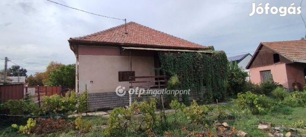 103 nm-es ház eladó Jászberény