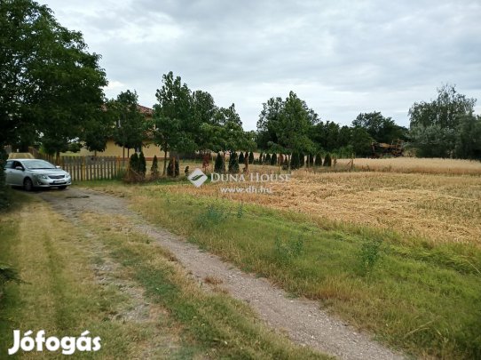 1042 nm-es telek eladó Gárdony