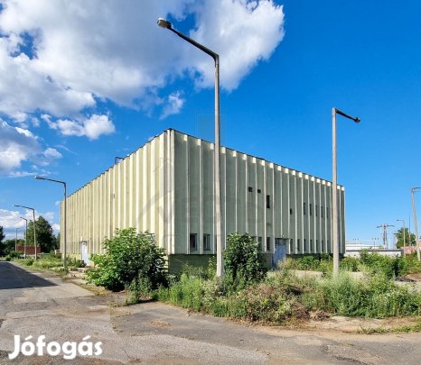 1050 m2 csarnoképület Zalaegerszegen!