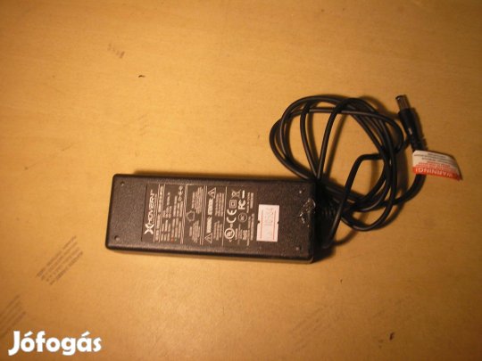 10584 Hover-1 42V 1.5A 63W 5,5/4mm CP4215 elektromos roller li-ion töl