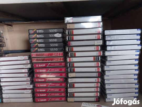 105 db vegyes márkás magnókazetta, Raks, Sony, Fuji, TDK, Akai,