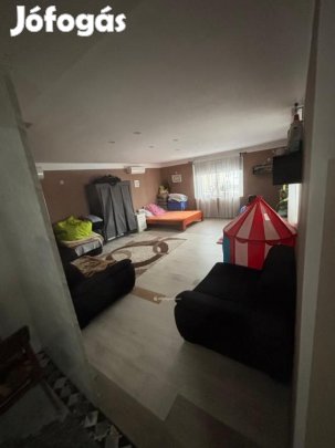 105 nm-es ház eladó Illocska