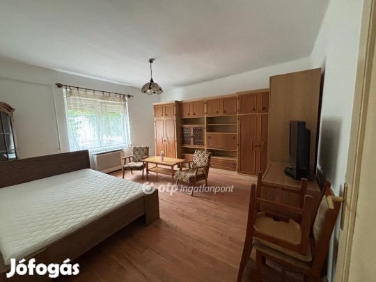 105 nm-es ház eladó Pápa