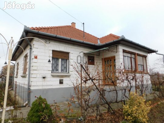 106 nm-es ház eladó Tápiószentmárton