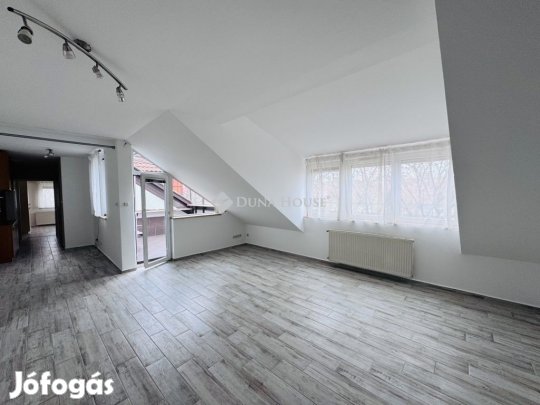 106 nm-es lakás eladó Pécs