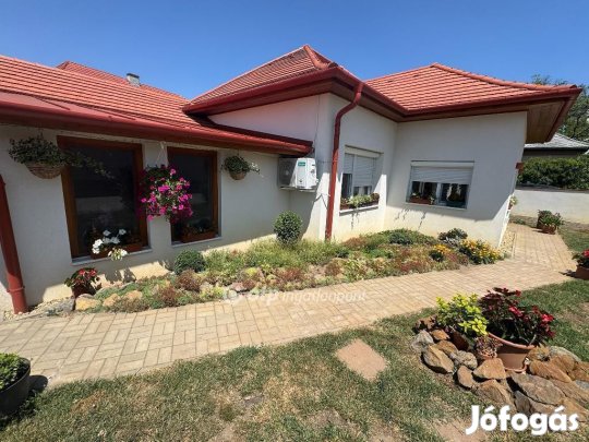 107 nm-es ház eladó Tiszafüred