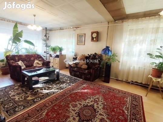 107 nm-es ház eladó Vecsés