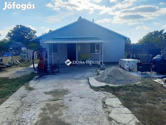 108 nm-es ház eladó Gyömrő