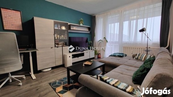 10. ker. Gyakorló utcában teljes körűen felújított lakás