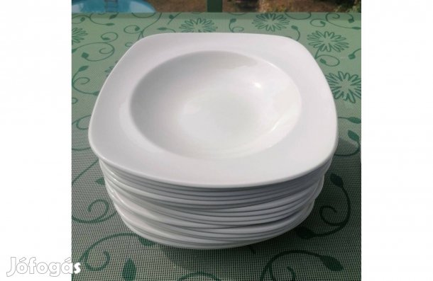 10 db 28 cm-es Chuchill márkájú szögletes mély tányér eladó!