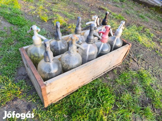 10 db . szódásüveg , eredeti fa ládában