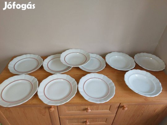 10 db régi porcelántányér egyben eladó. 7 db Zsolnay