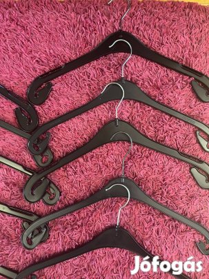 10db fekete ruha fogas, ruhafogas, vállfa!