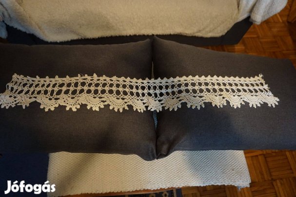 10x81 cm.-es fehér riselt és hmzett csüngő szél-dísz eladó