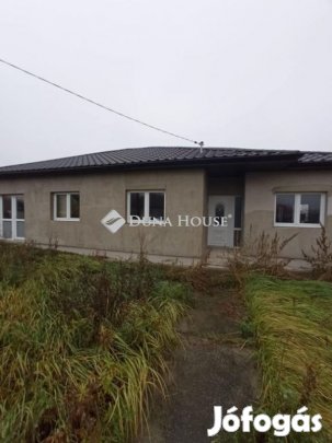 110 nm-es ház eladó Dombrád