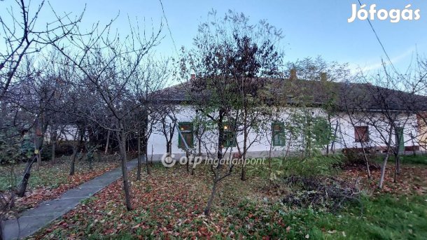 110 nm-es ház eladó Kisújszállás