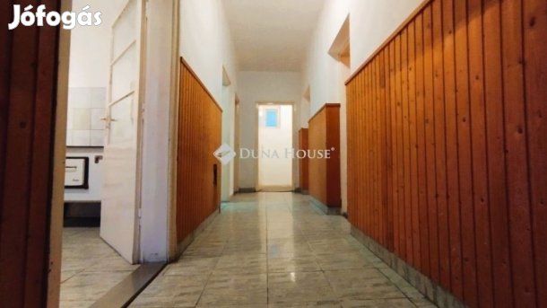 110 nm-es ház eladó Vát