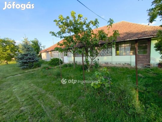 111 nm-es ház eladó Kardos
