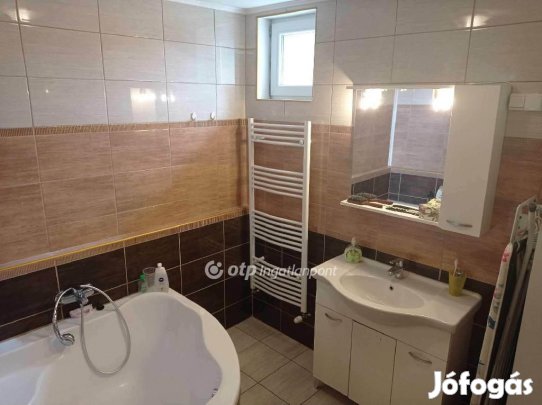 112 nm-es ház eladó Bagod