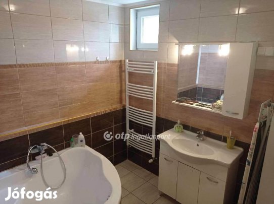 112 nm-es ház eladó Bagod