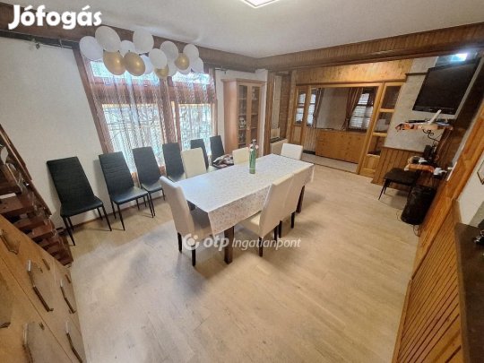 114 nm-es ház eladó Tiszakécske