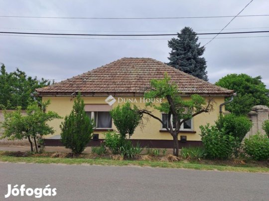 115 nm-es ház eladó Borota
