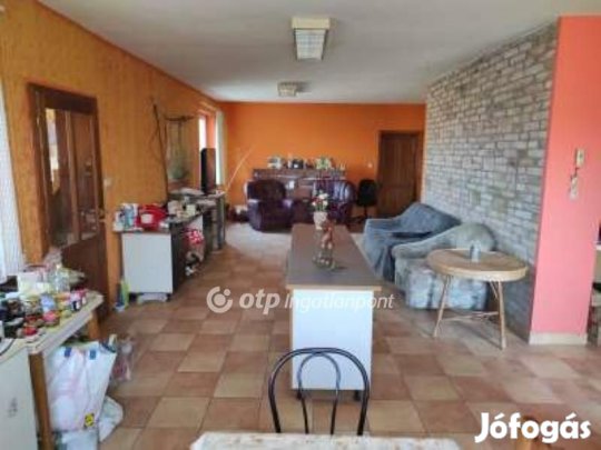 115 nm-es ház eladó Nagyrév