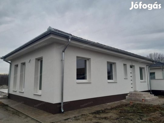 117 nm-es ház eladó Helvécia