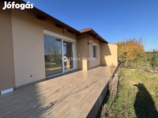 118 nm-es ház eladó Nagytarcsa