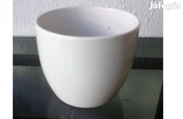 11,5 cm átmérőjű kerámia kaspó virágtartó Újpest központ közelében