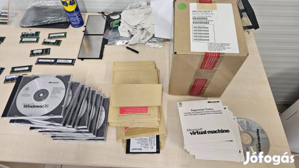 11 darab Microsoft Windows 98 telepítőkészlet floppyval