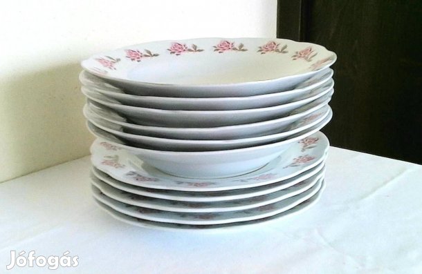 11 db-os tányérkészlet (6 mélytányér, 5 lapostányér) 400 Ft/db