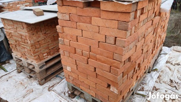 1200db dísztégla, kb. 28x10x7,5 cm két oldalán vágott bontott tégla