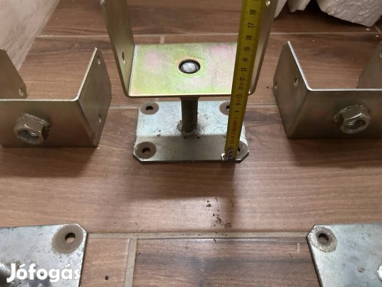 120 - AS Állítható Magasságú Talpas Oszloptartó 3 db.