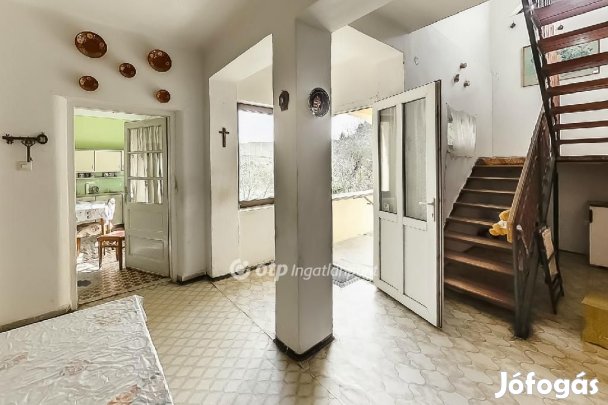 120 nm-es ház eladó Cered