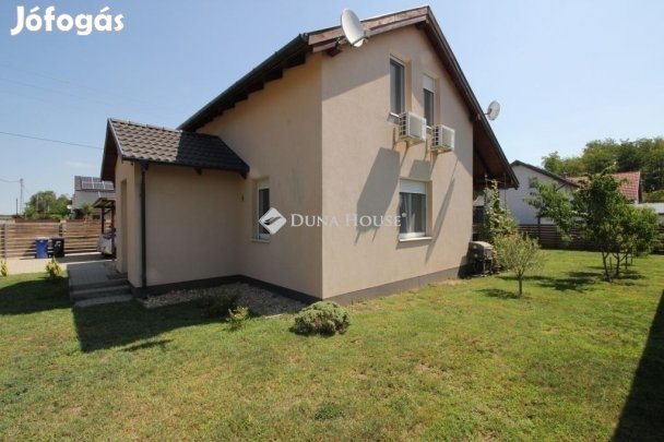 120 nm-es ház eladó Kecskemét