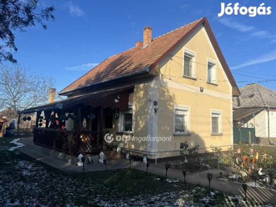 120 nm-es ház eladó Tápiógyörgye