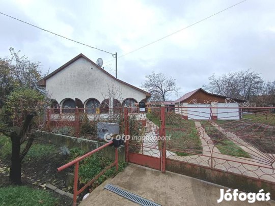 120 nm-es ház eladó Tiszaszentimre