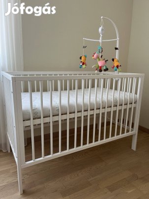 120x60-as kókuszmatracos rácsos állítható gyerekágy fából