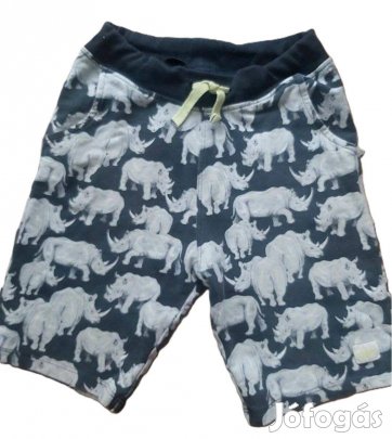 122-es rövidnadrág