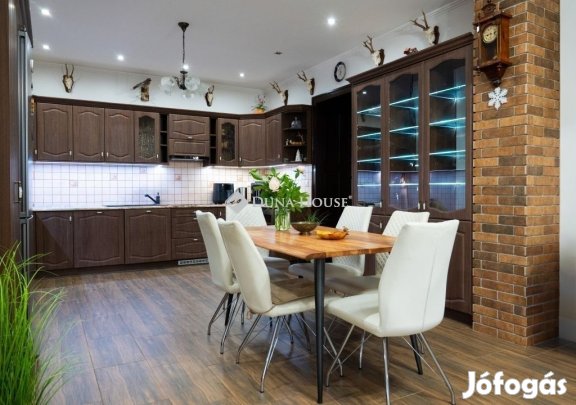 122 nm-es ház eladó Ceglédbercel