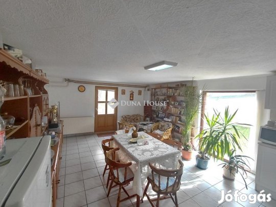 123 nm-es ház eladó Vámospércs