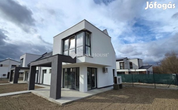 124 nm-es ház eladó Diósd