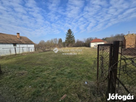 1253 nm-es telek eladó Csesztreg