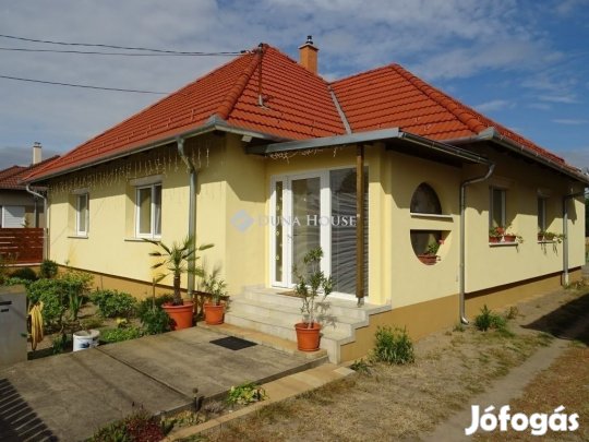 125 nm-es ház eladó Kecskemét