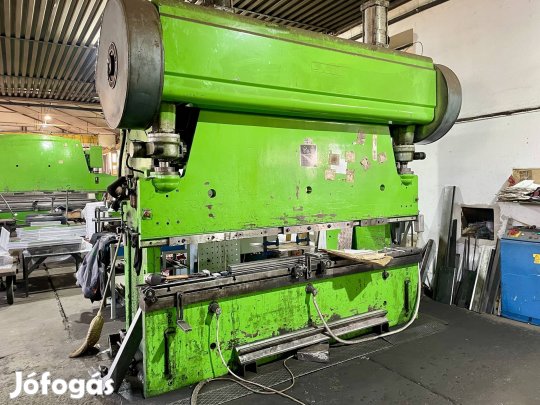 125 tonnás élhajlító gép présgép