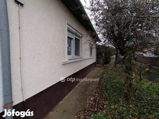 126 nm-es ház eladó Debrecen