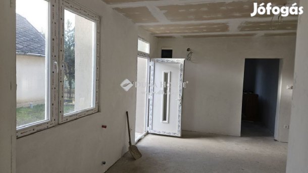 126 nm-es ház eladó Sárbogárd