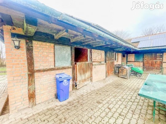 127 nm-es ház eladó Fehértó